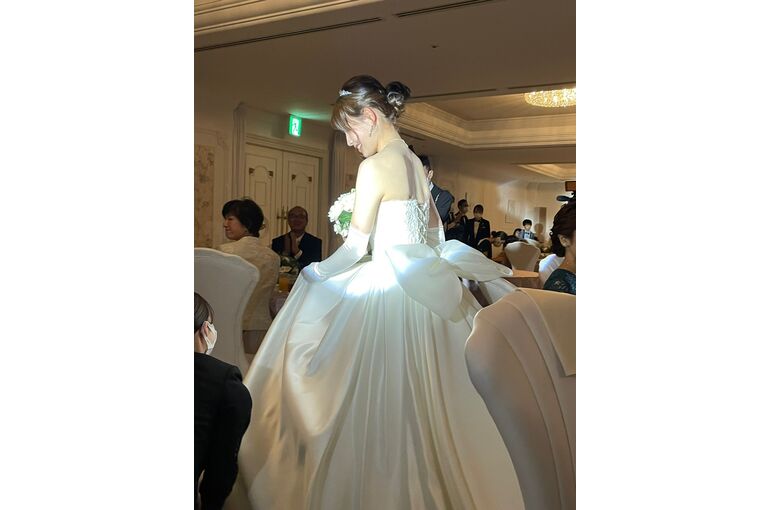 ウェディングドレスの花嫁